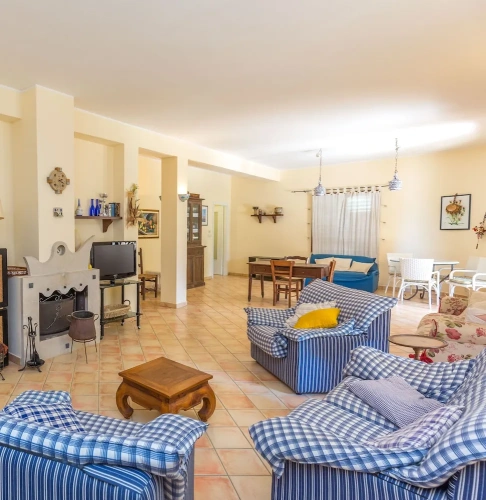 4 Bedrooms Villa with balcony