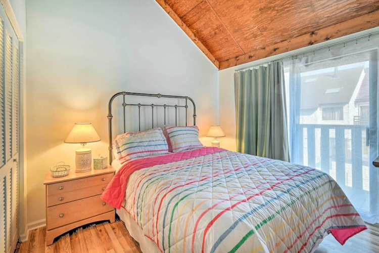 Myrtle Beach Condo: Balconies, Walk to Beach!