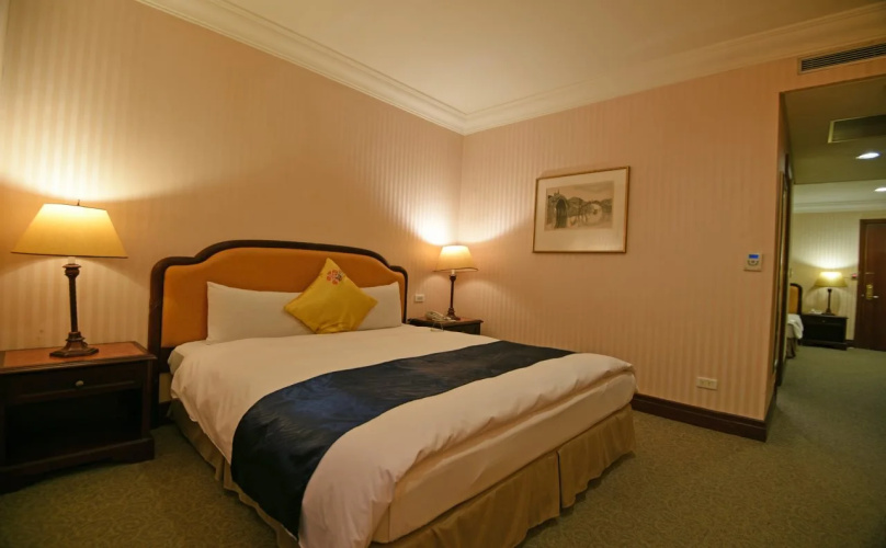 Wei-Yat Grand Hotel