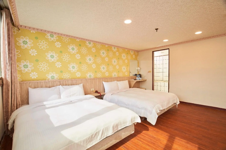Standard Quadruple Family room