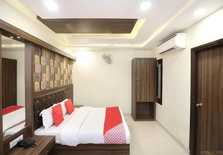 OYO Rooms Bus Stand Entry Gate
