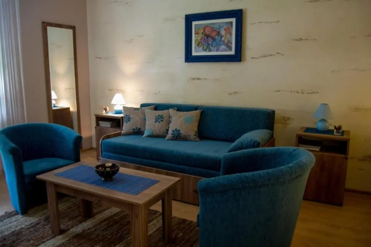 2 Bedrooms Apartment with view