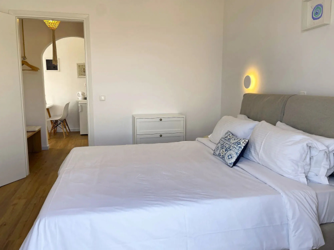 Adonis Hotel Studios & Apartments