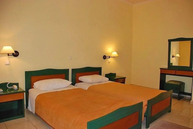 Paramonas Hotel