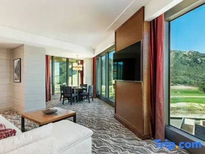 1 Bedroom Double Suite