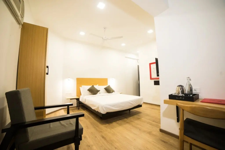 Hotel Highway Residency