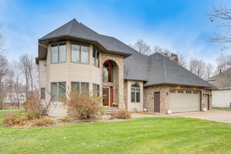 4 Bedrooms Cottage