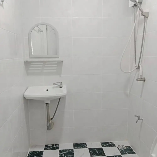 Tom Guest house