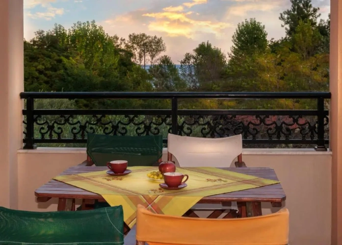 1 Bedroom Apartment with partial sea view