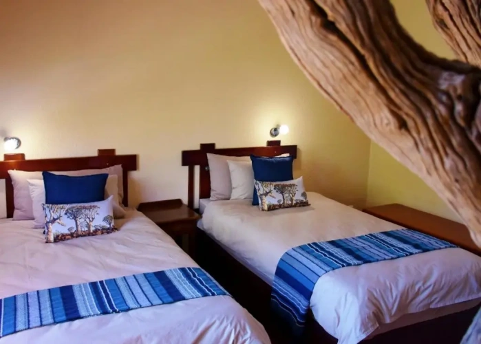 Standard Twin room with garden view