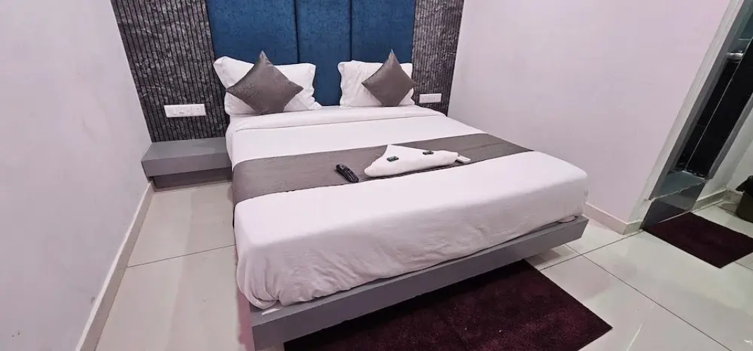 Hotel S S Town