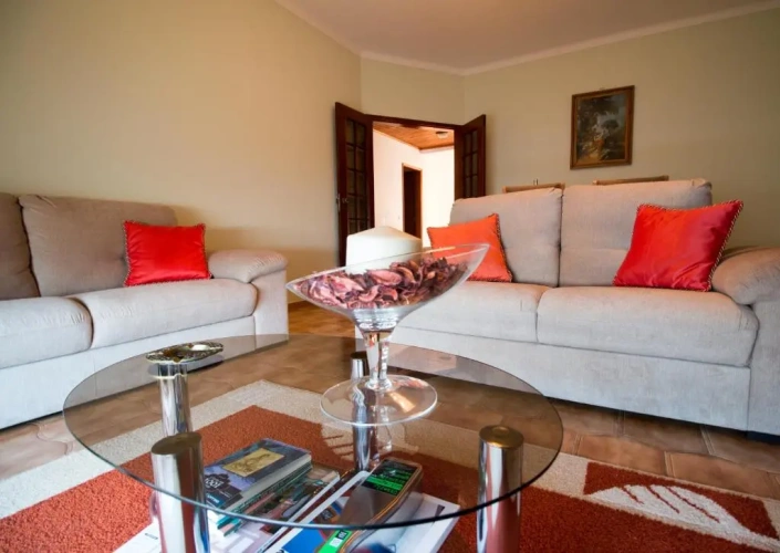 3 Bedrooms Apartment