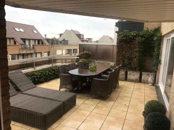3 Bedrooms Apartment