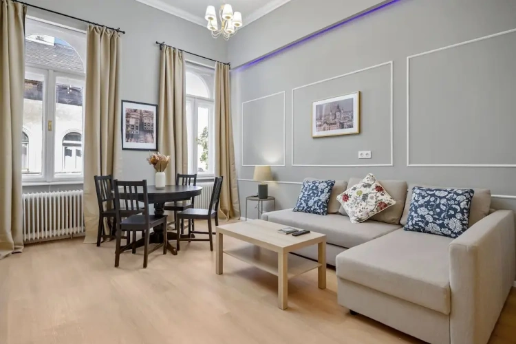 Deluxe Apartment