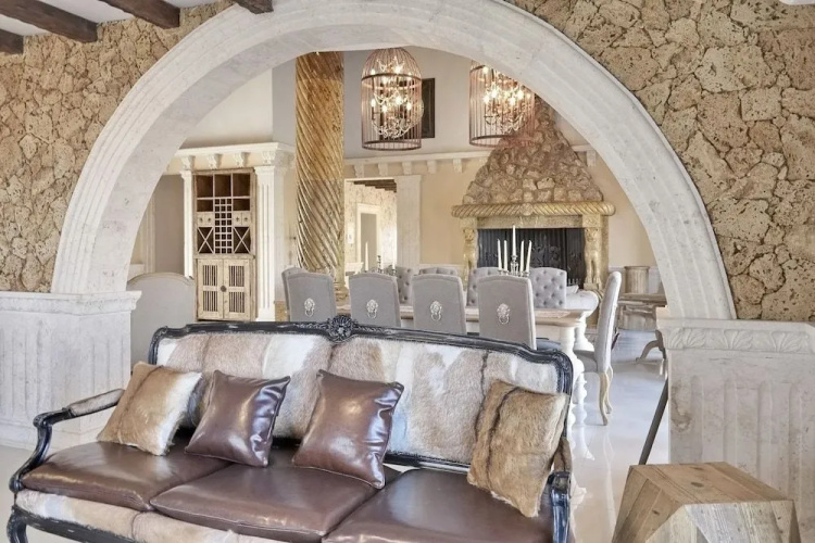 Grand Mansion