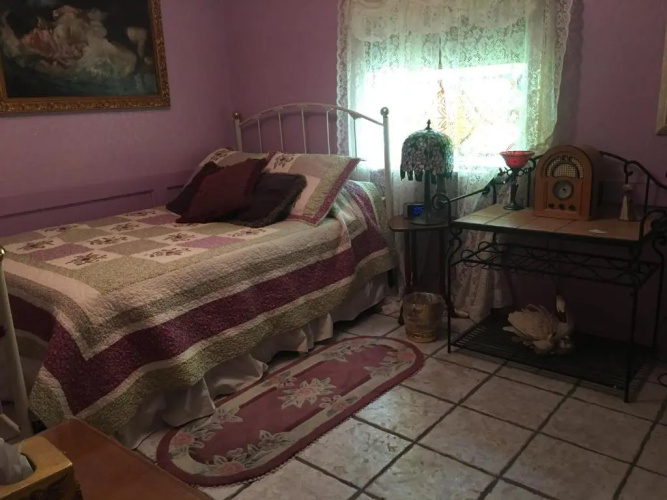 Shady Lady Bed  Breakfast