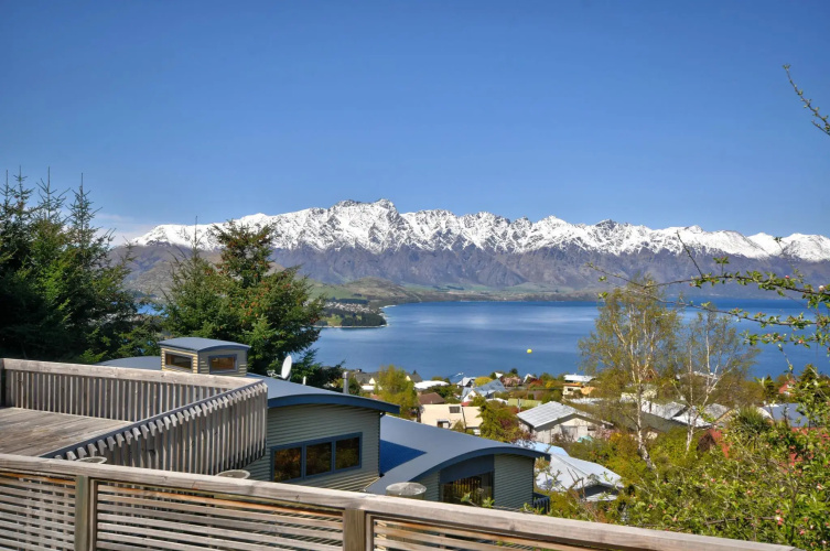 35b Greenstone Place
