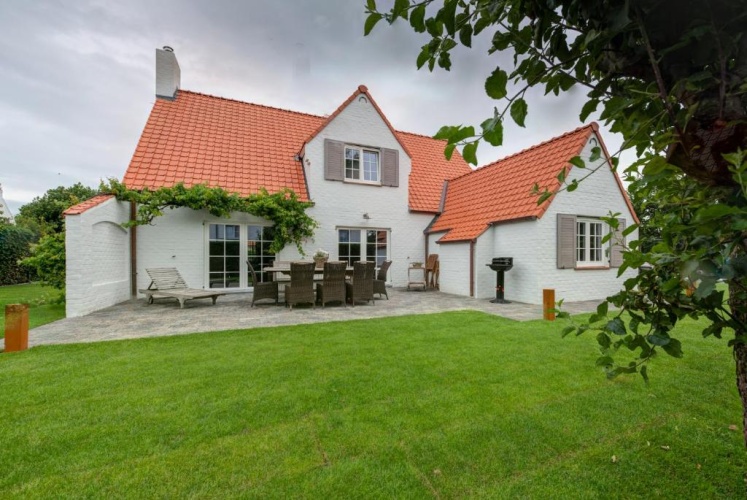 4 Bedrooms Cottage