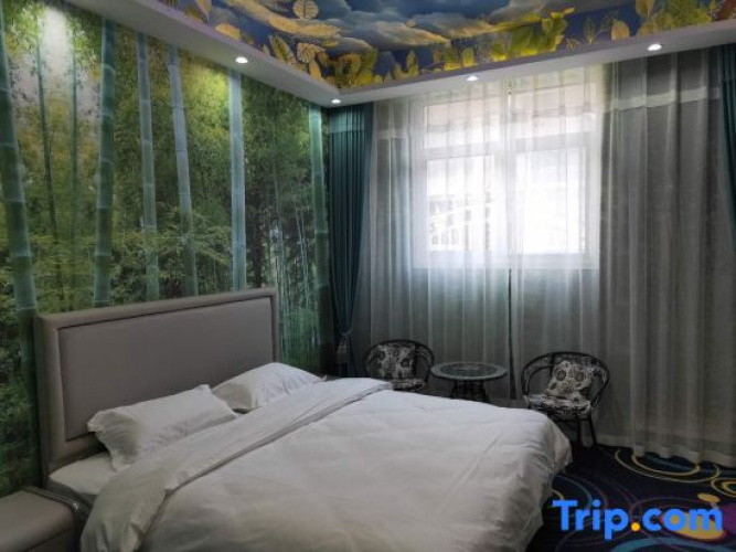 Fangcheng Roman Theme Hotel