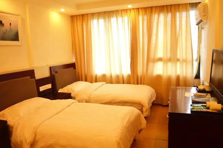 Nvshen Hotel