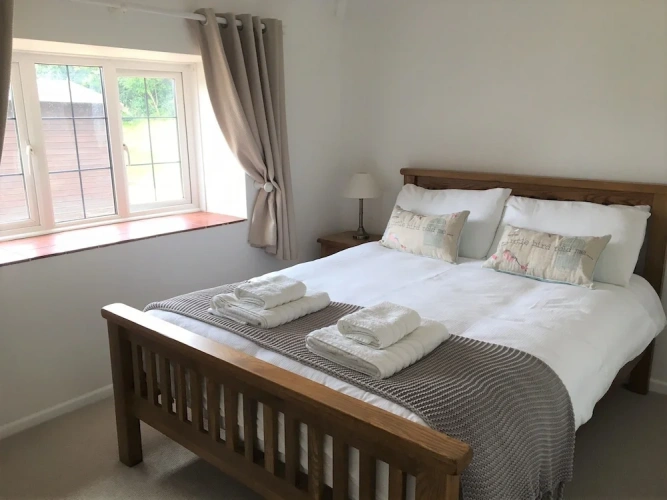 2 Bedrooms Bungalow