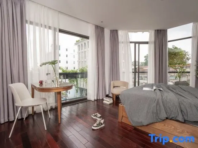 Studio with balcony