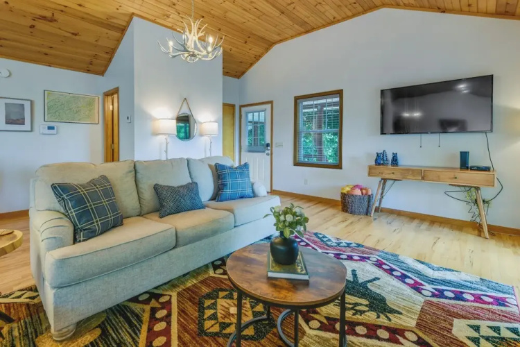 Mtn-view Escape w/ Hot Tub, 9 Mi to Skiing!