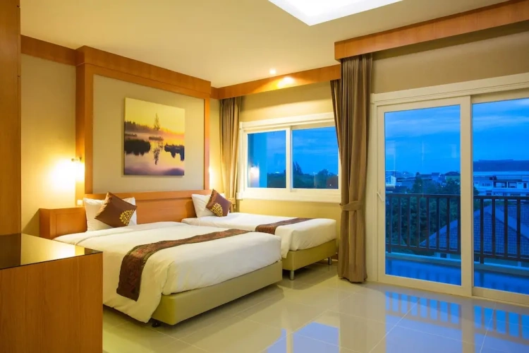 Deluxe Twin room with balcony