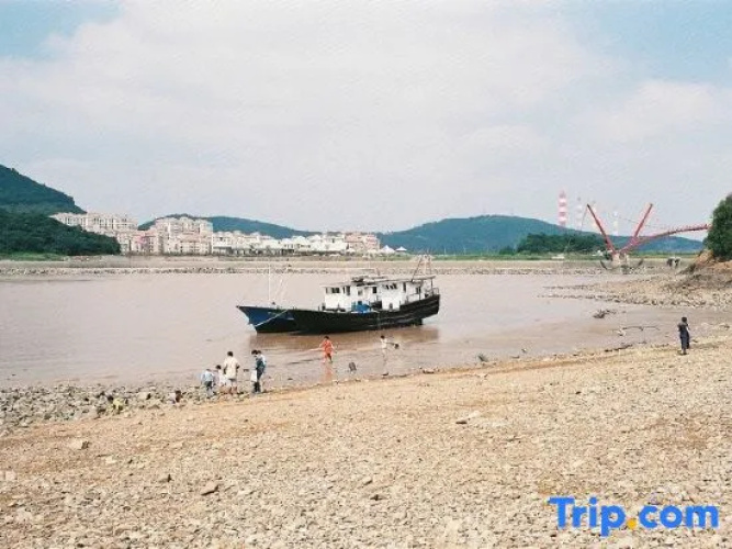 Dongyuan  Business Hotel