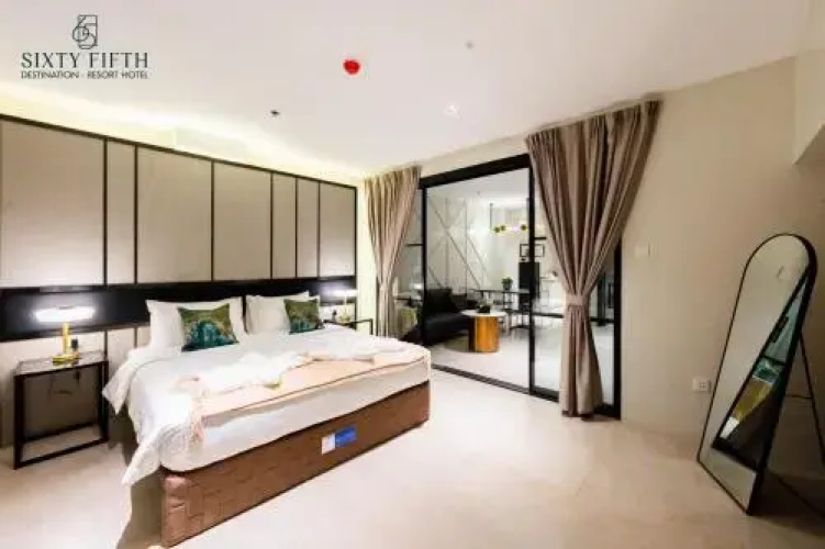 SixtyFifth Destination Resort Hotel