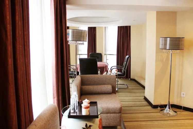 Minshan Ane Grand Hotel