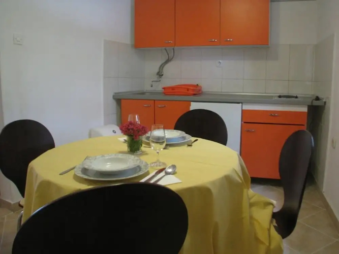 Simplistic Apartment in Jezera With Garden