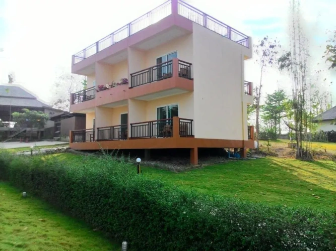 Bungalow with balcony and with view