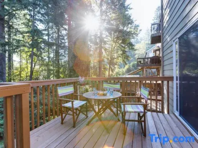 Oregon Jade Lodging