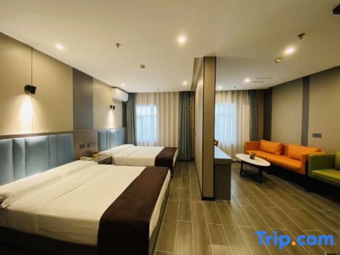 Deluxe Double Family Suite
