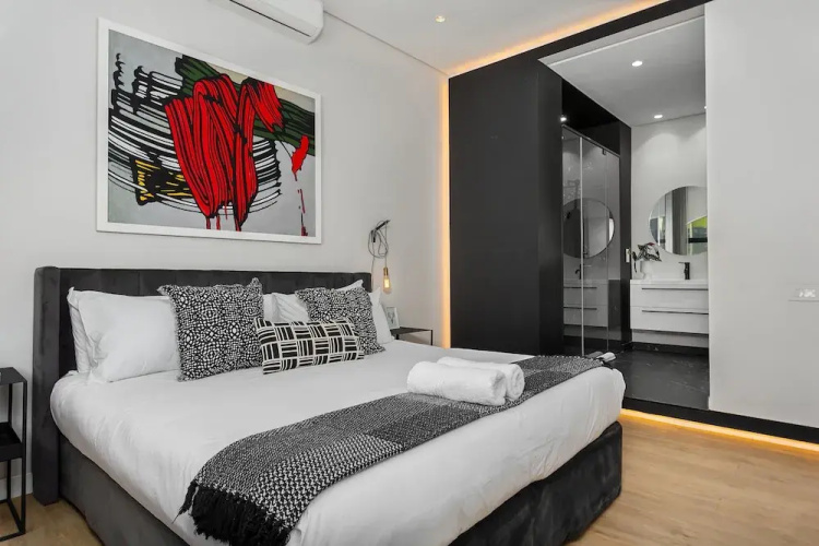 Adderley Hotel (RE)