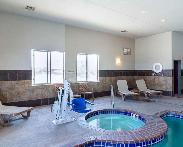 Comfort Inn & Suites