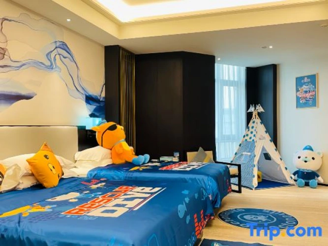 Deluxe Family Suite