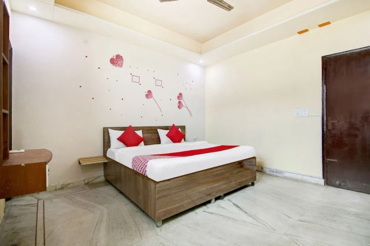 OYO 35941 Hotel Yuvraj Grand