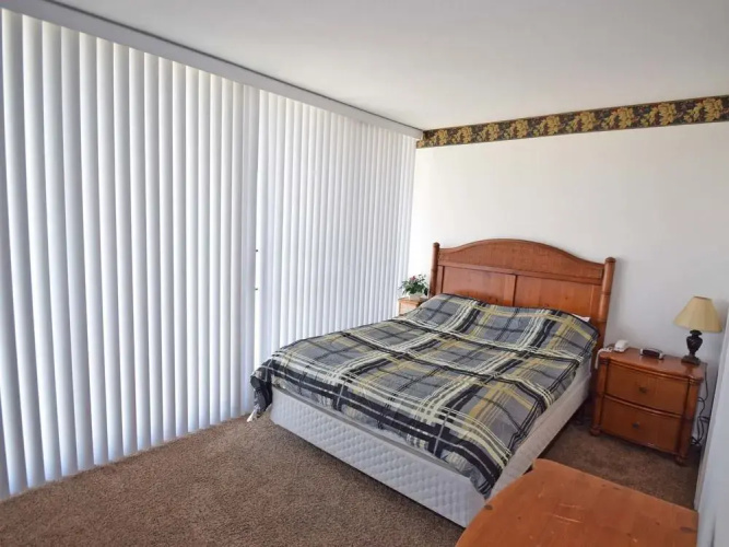 Century I 702 By Redawning