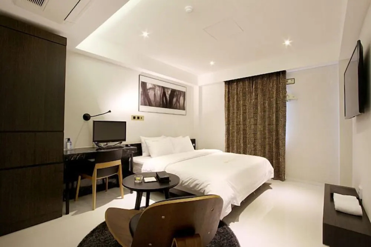 Rich Diamond Hotel