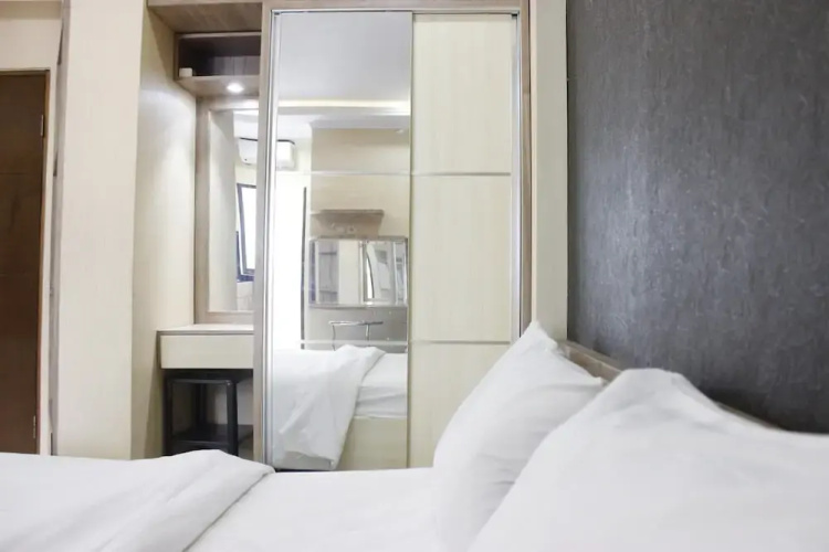 Minimalist Studio Gateway Ahmad Yani