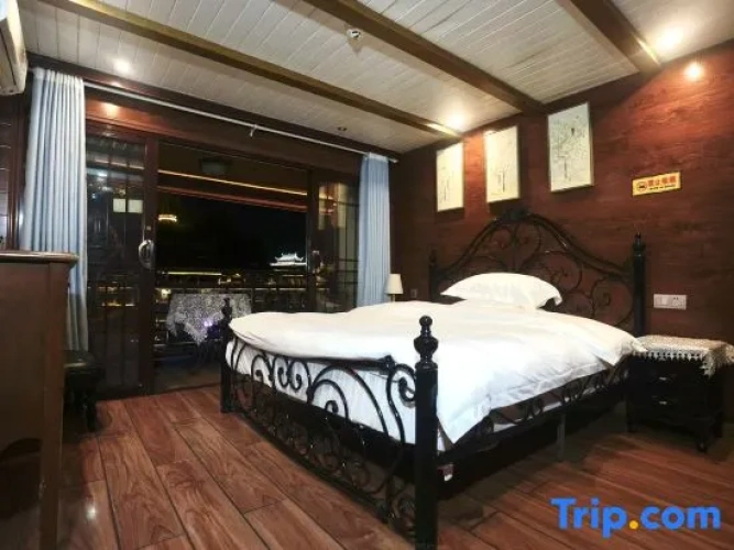 Standard Double room with balcony and with river view