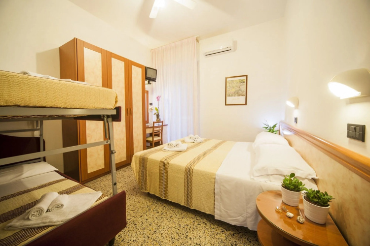 Hotel Lily