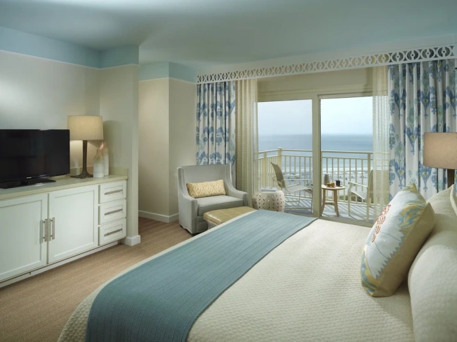 Premier Double Suite with pool view