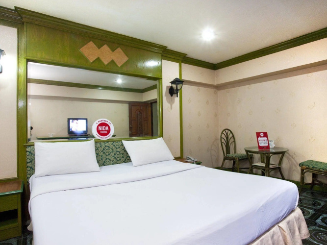NIDA Rooms Ratchadaphisek Golden Dome Walk