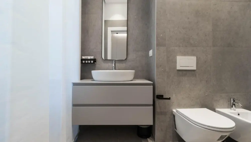 2 Bedrooms Triple Apartment