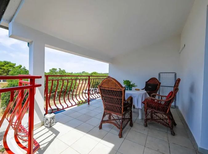 Calm and Stylish Rooms With Balcony