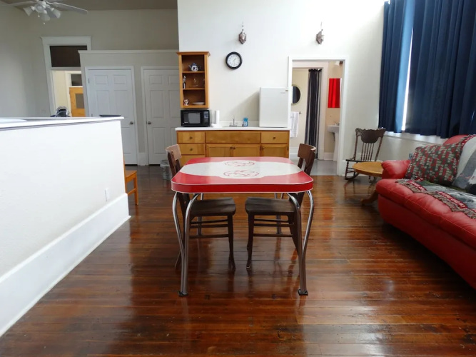 Davie School Inn