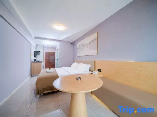 Standard Double room with city view